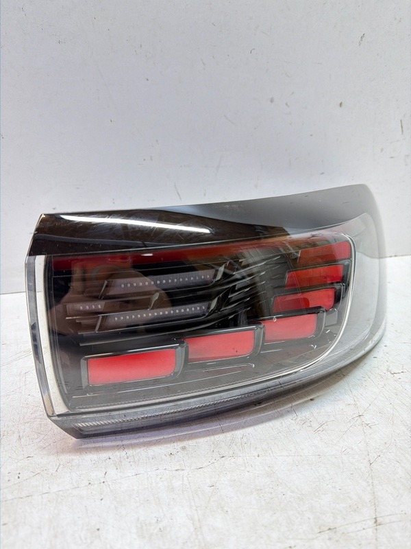 Фонарь задний правый