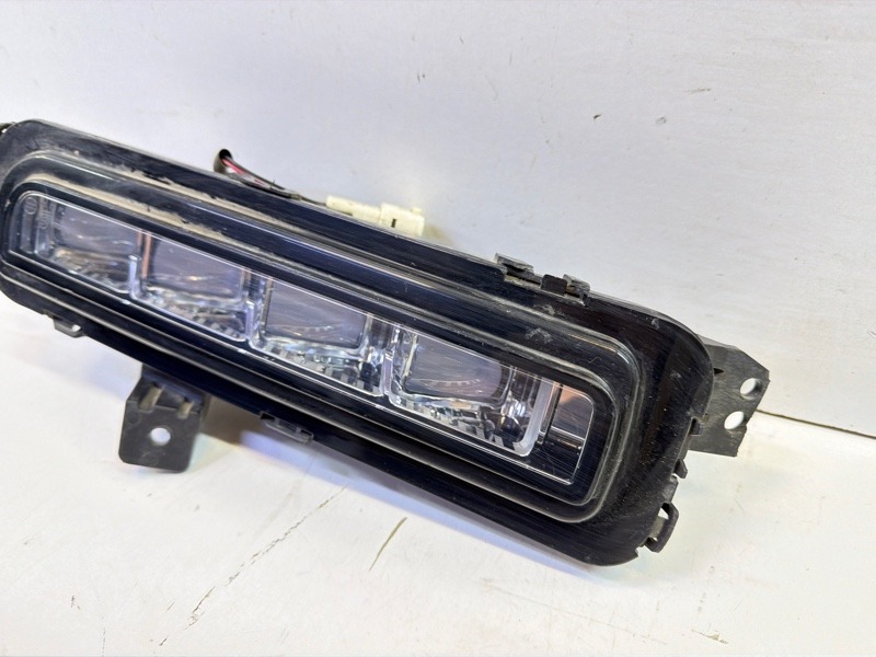 Фара противотуманная правая