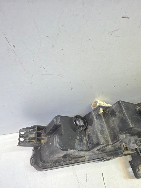 Фара противотуманная правая