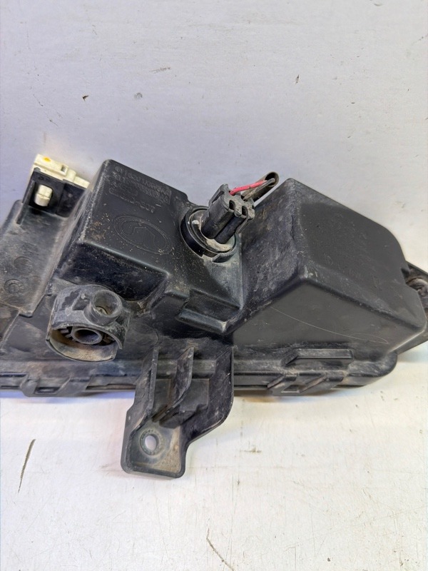 Фара противотуманная правая