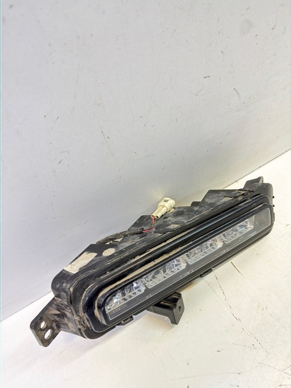 Фара противотуманная правая