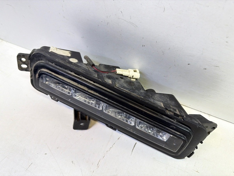 Фара противотуманная правая