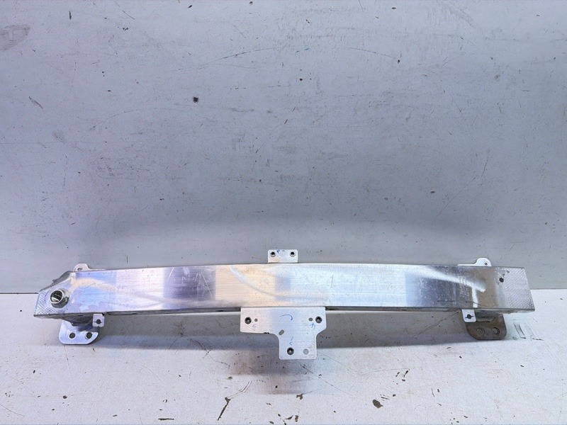 Усилитель переднего бампера