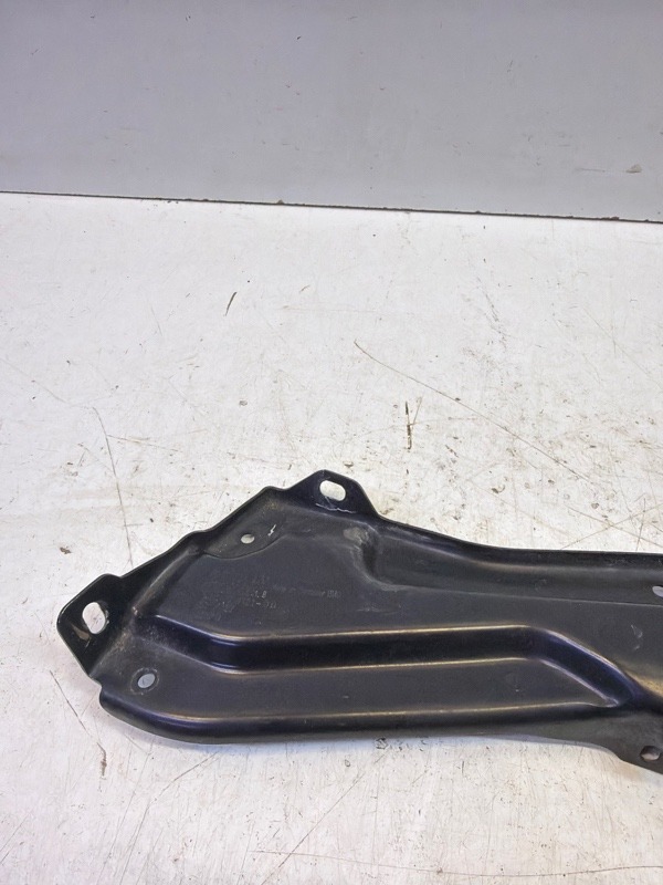 Кронштейн передней панели