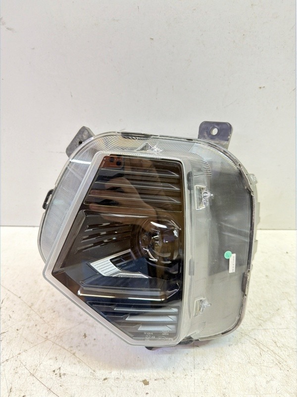 Фара левая