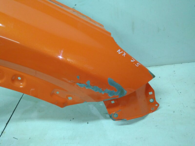 Крыло переднее правое