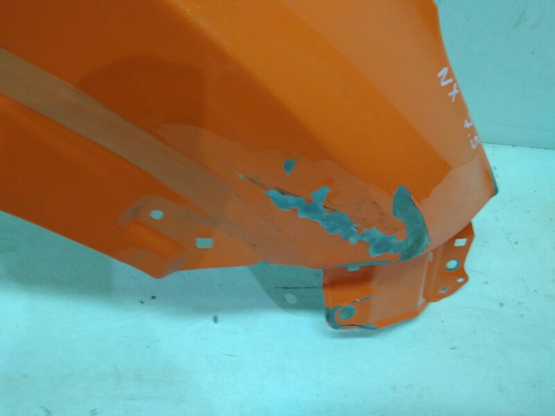 Крыло переднее правое