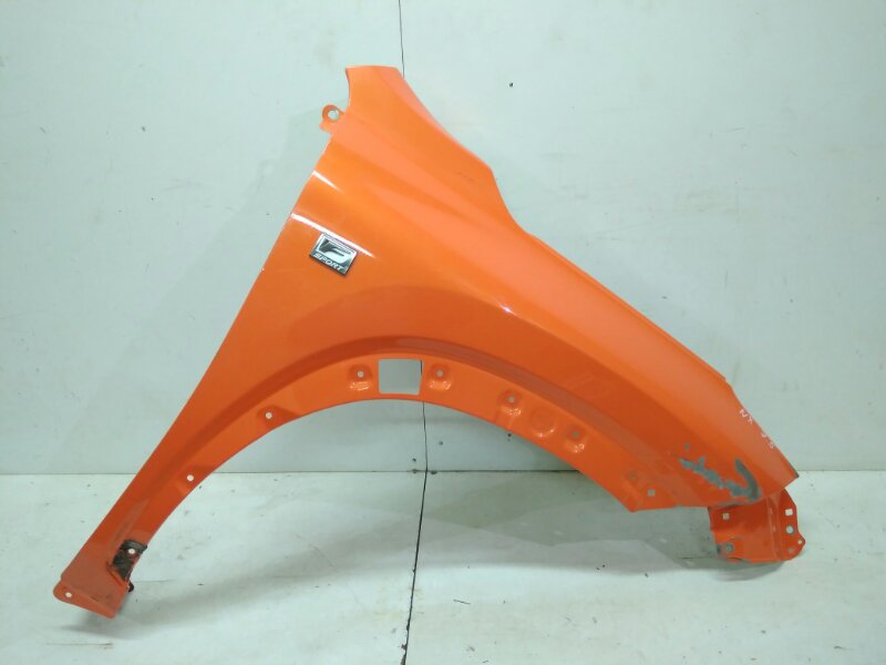 Крыло переднее правое