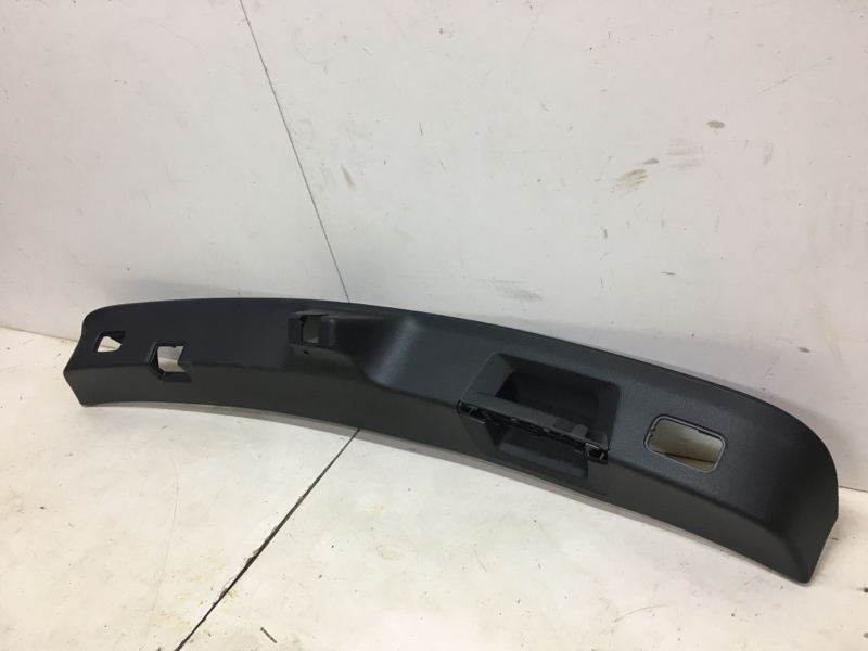 Обшивка багажника