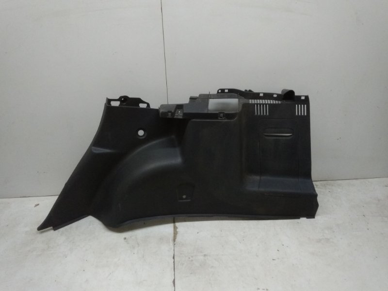 Обшивка багажника