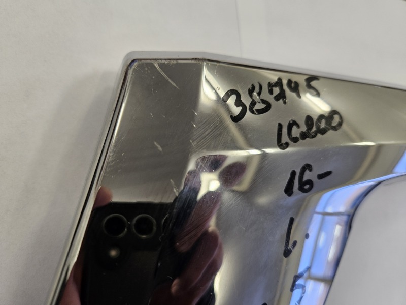 Рамка фары левой