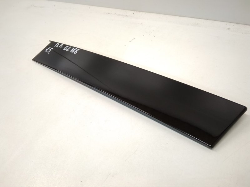 Накладка двери передней левой