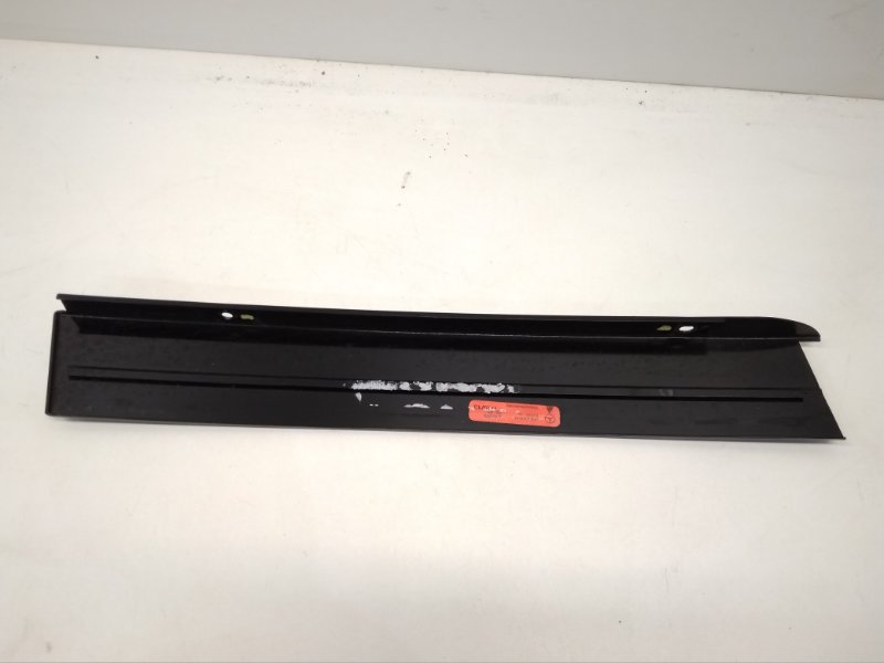 Накладка двери передней левой