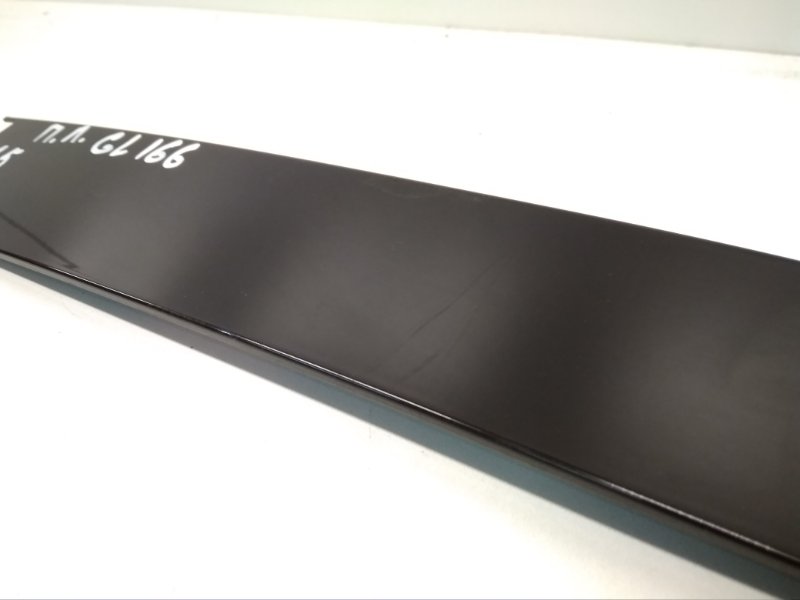 Накладка двери передней левой