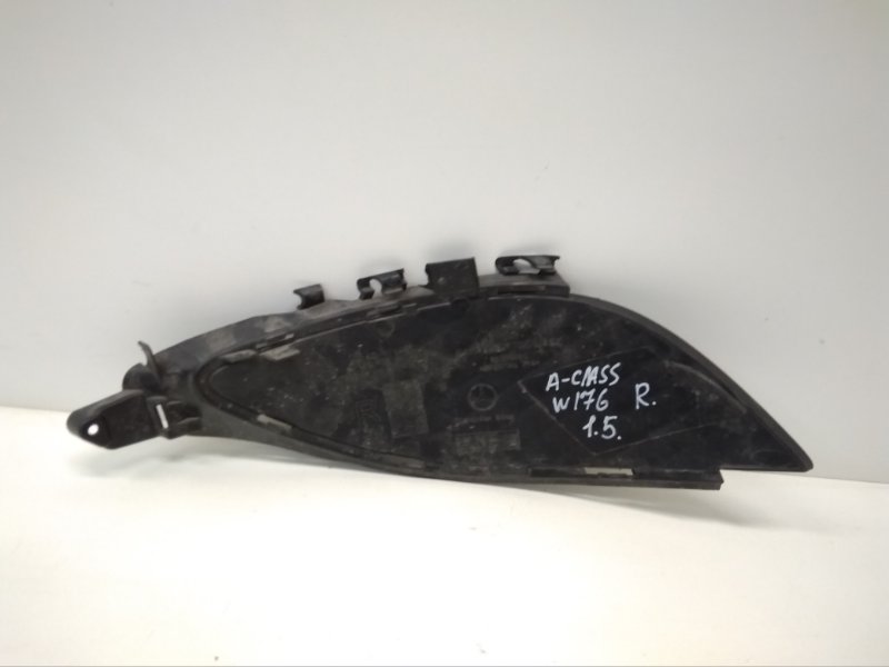 Решетка в бампер правая