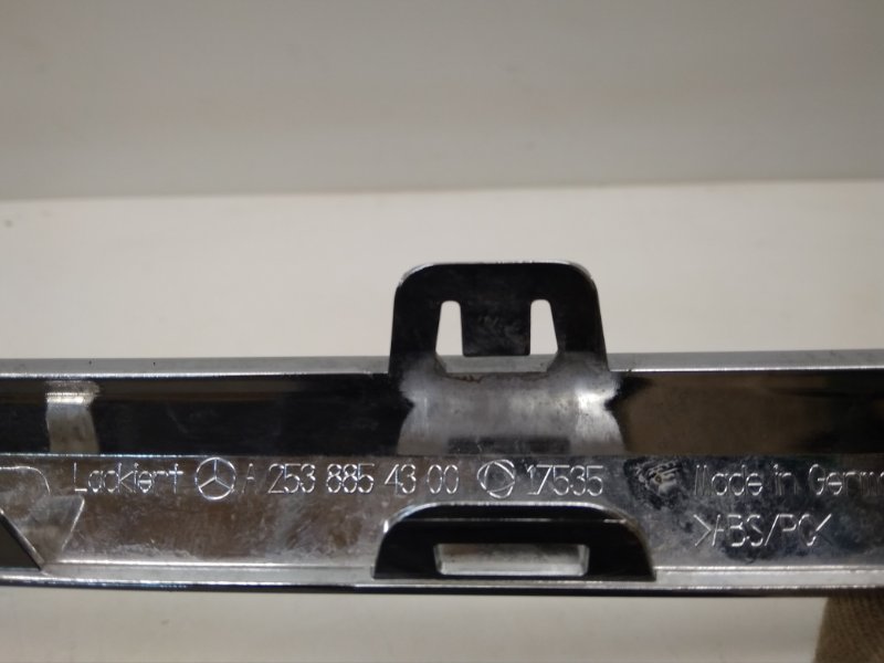 Накладка переднего бампера