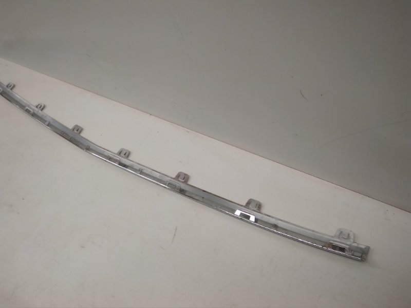 Накладка переднего бампера