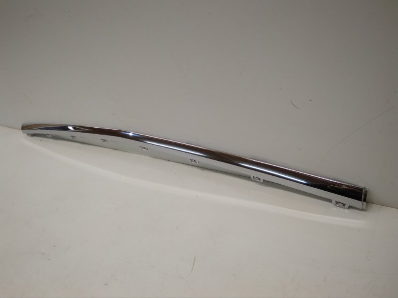 Накладка переднего бампера