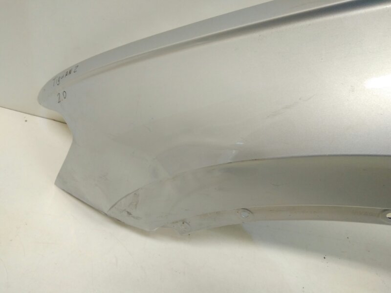Крыло переднее левое