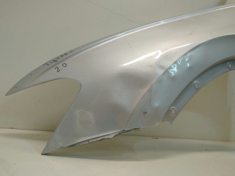 Крыло переднее левое