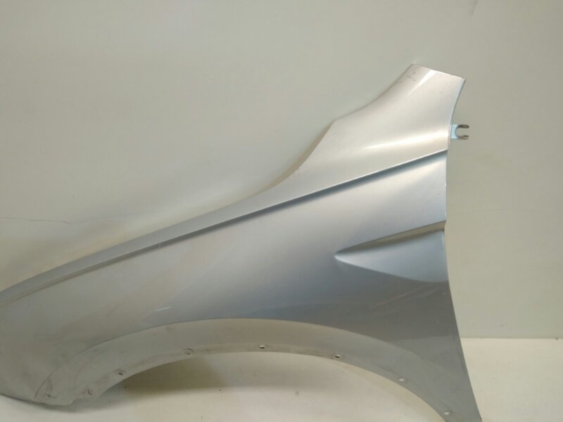 Крыло переднее левое