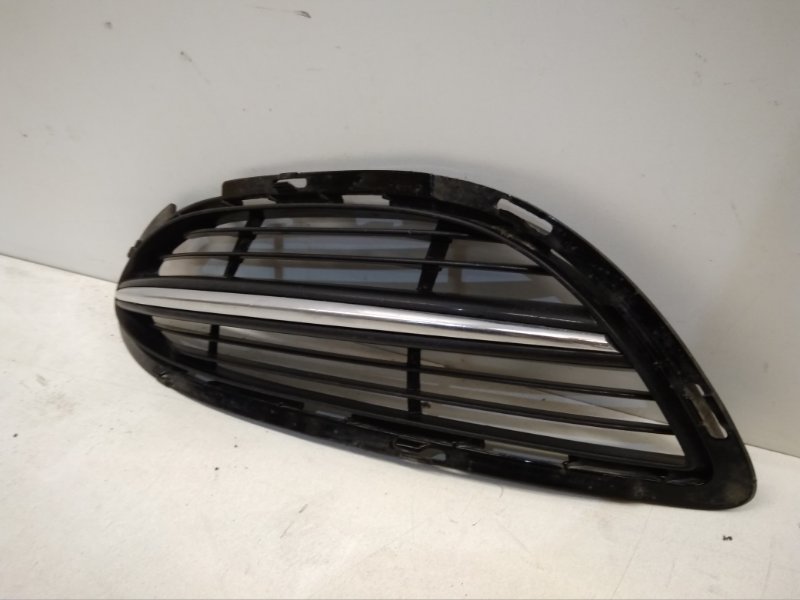 Решетка в бампер левая