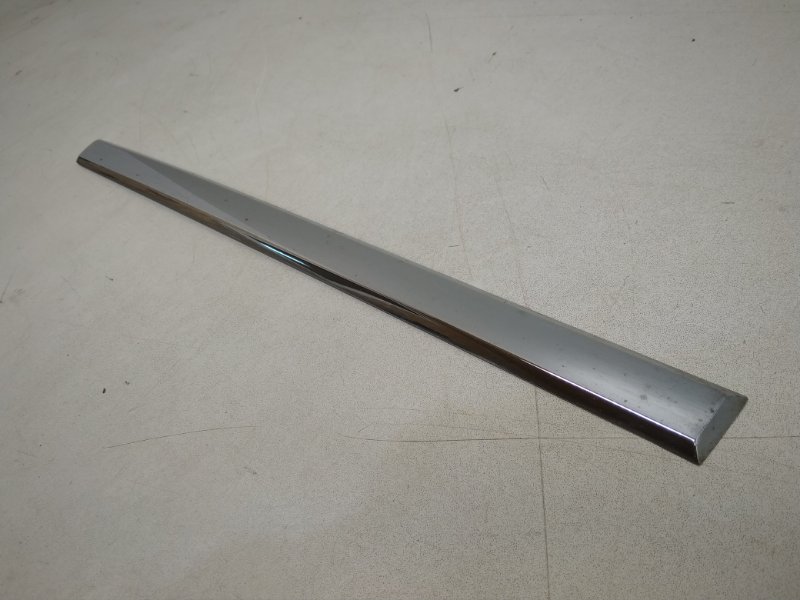 Молдинг задней правой двери