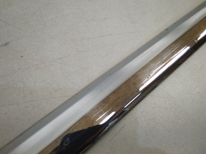 Молдинг задней правой двери