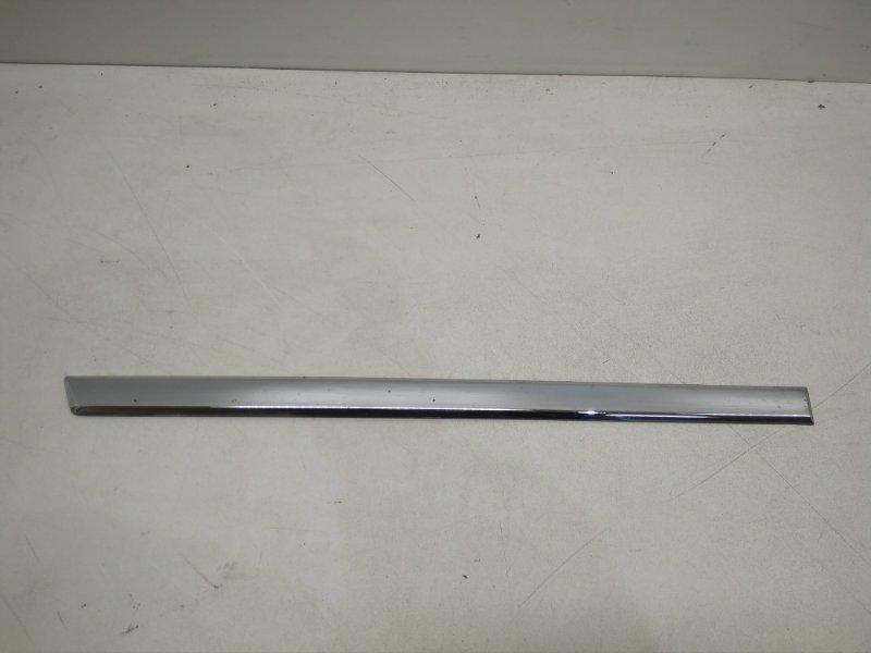 Молдинг задней правой двери