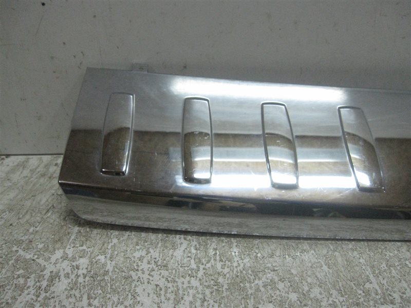 Молдинг заднего бампера