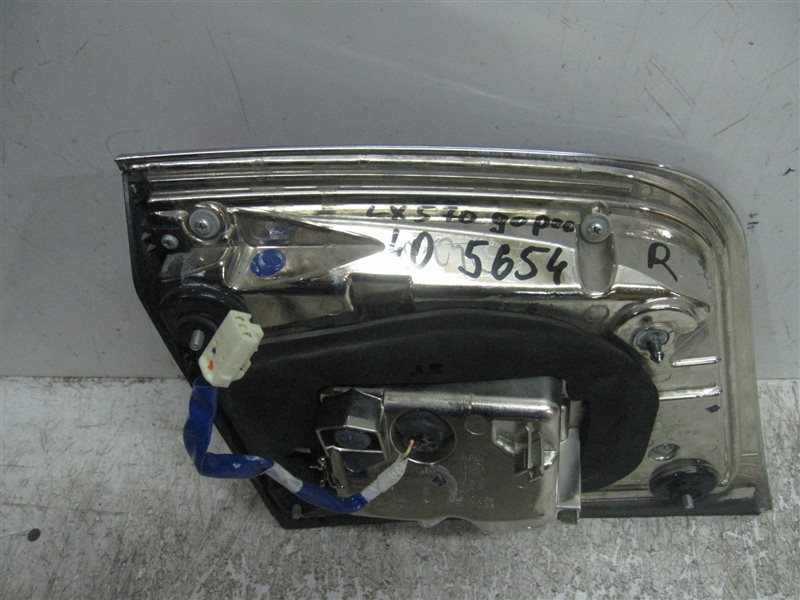 Фонарь задний правый