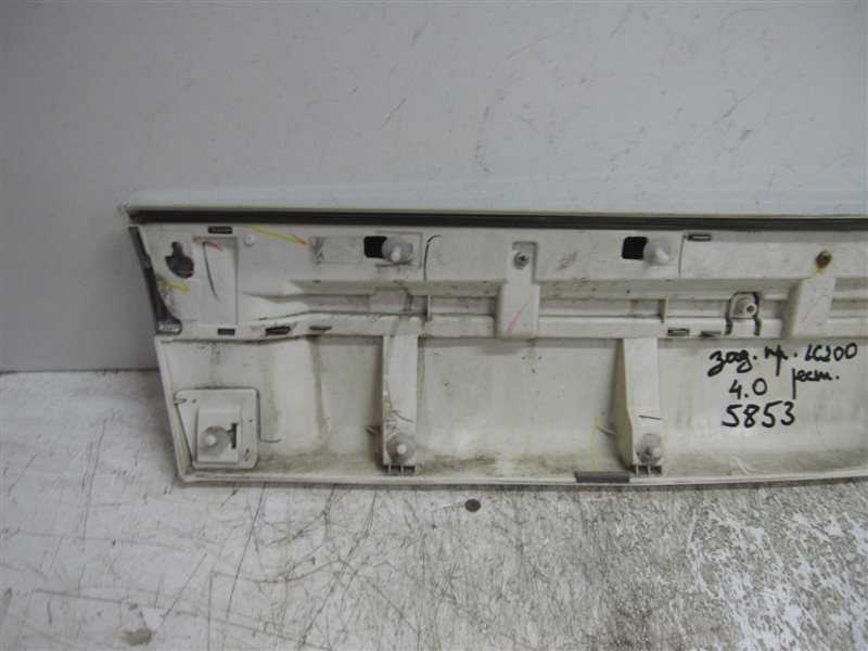 Накладка двери задней правой