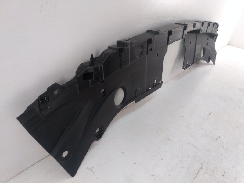 Кожух замка капота