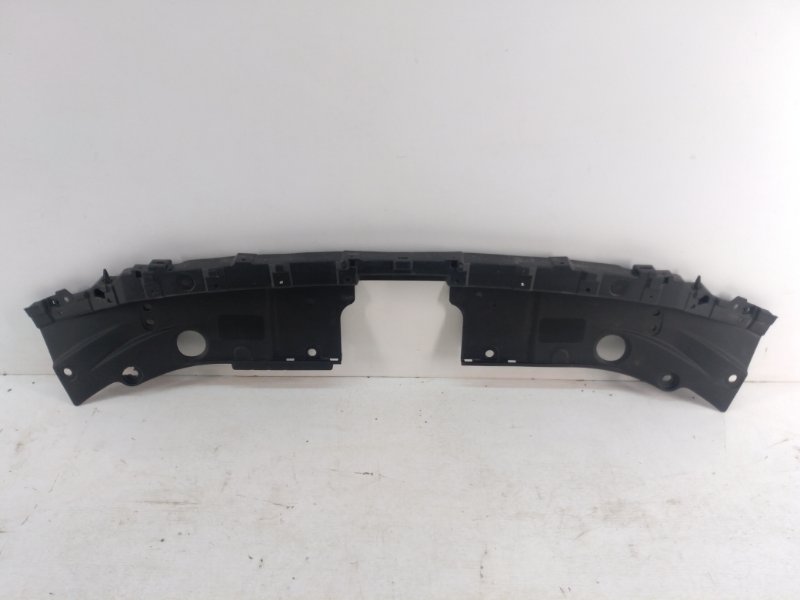 Кожух замка капота