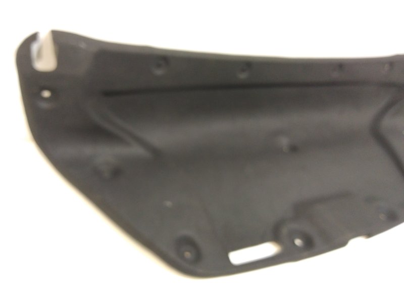 Обшивка крышки багажника