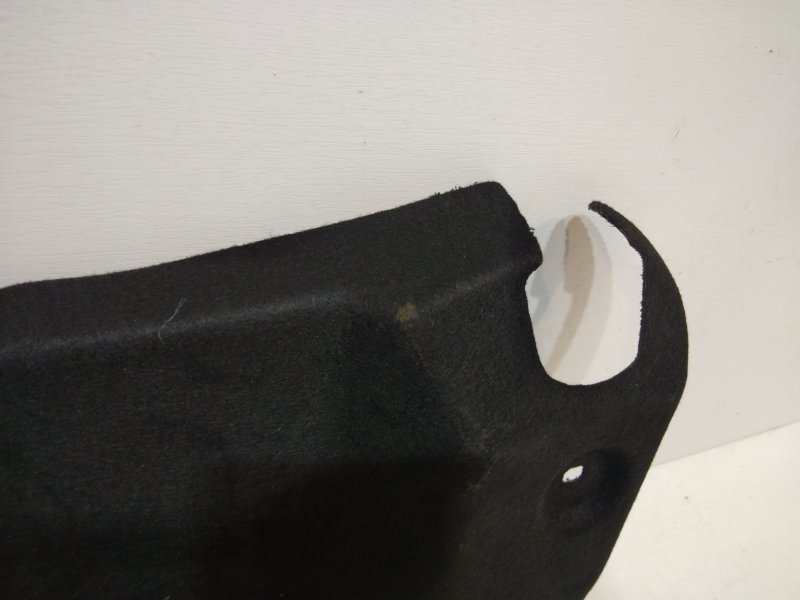 Обшивка крышки багажника