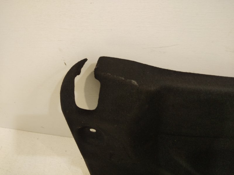 Обшивка крышки багажника