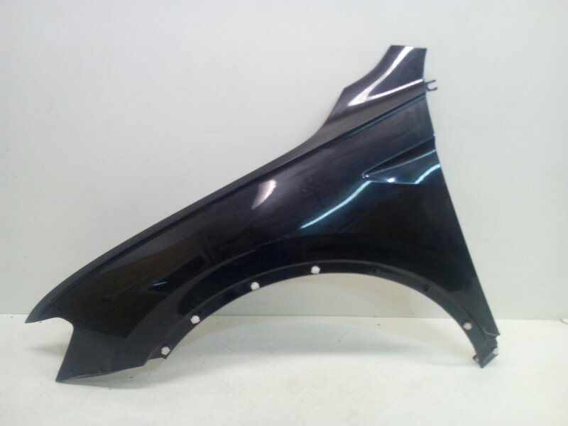 Крыло переднее левое