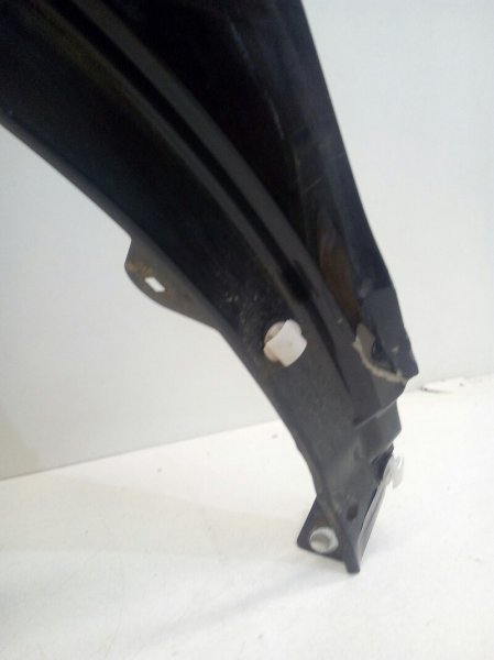 Крыло переднее левое