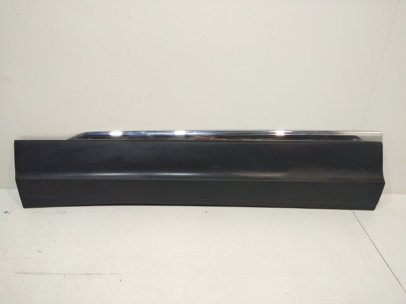 Накладка двери передней левой