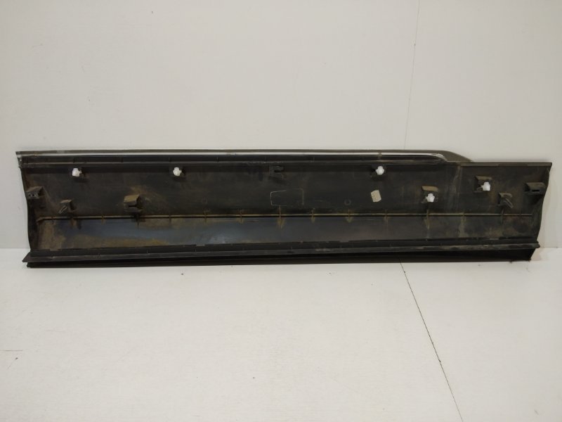 Накладка двери передней левой