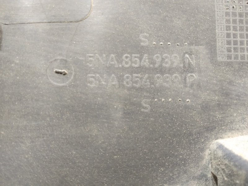 Накладка двери передней левой