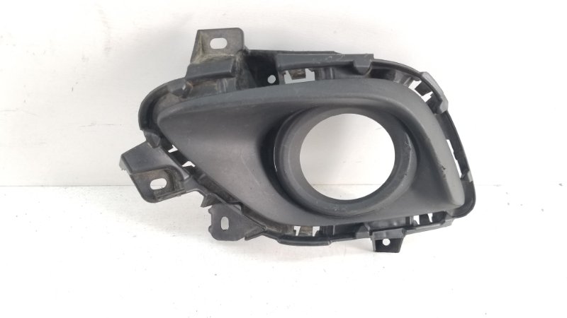 Рамка противотуманной фары левой