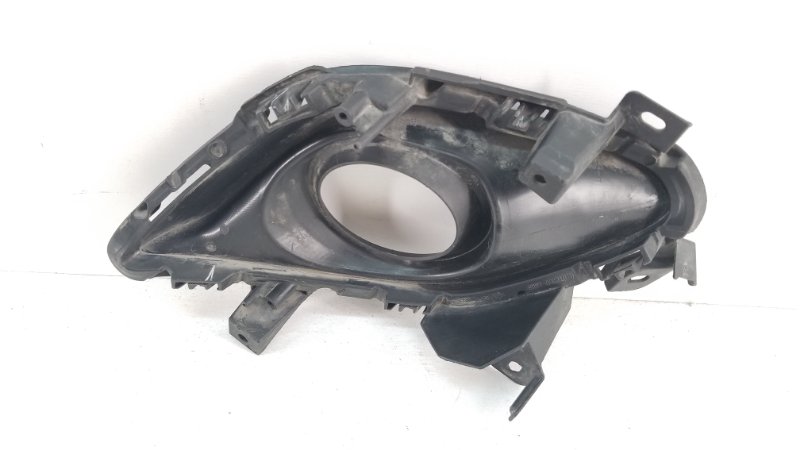 Рамка противотуманной фары левой