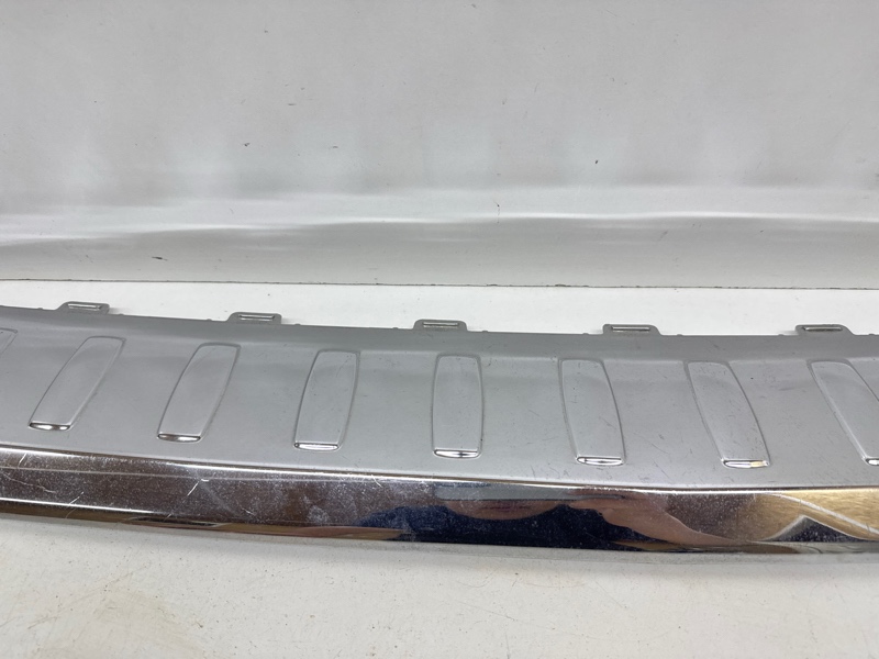 Молдинг заднего бампера