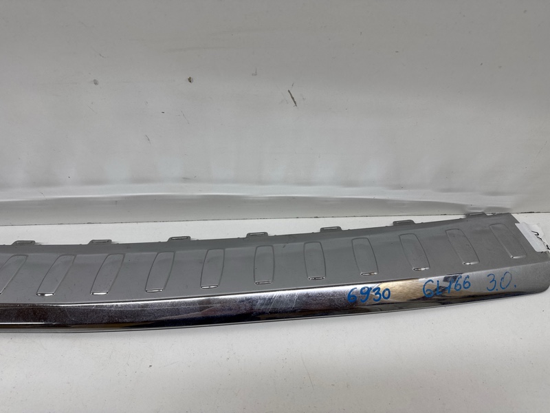 Молдинг заднего бампера