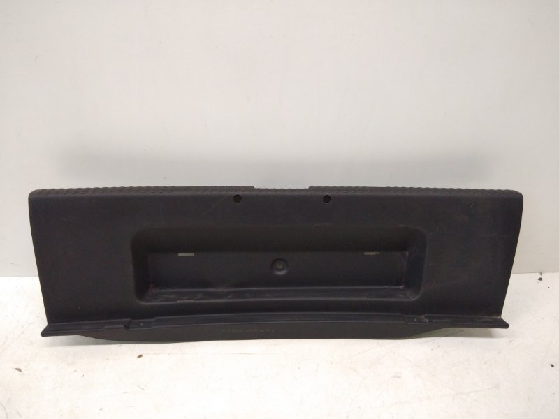 Накладка крышки багажника