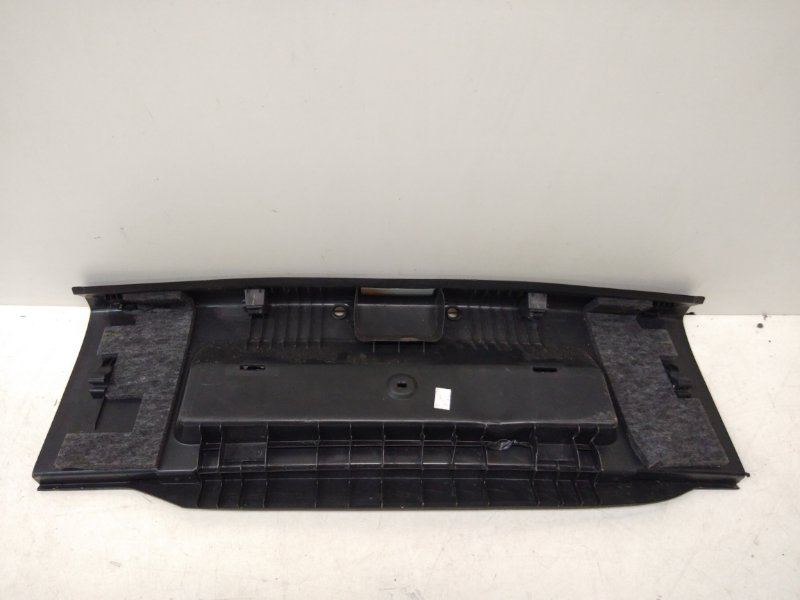 Накладка крышки багажника