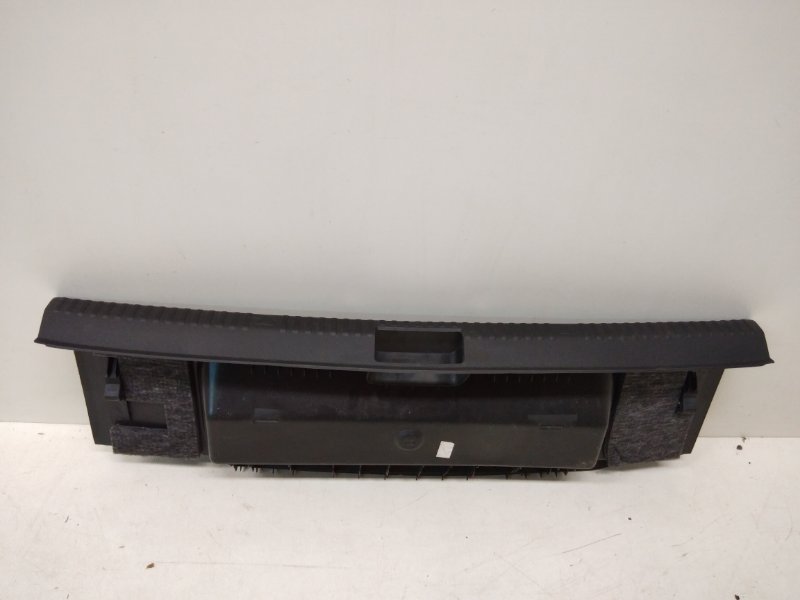 Накладка крышки багажника