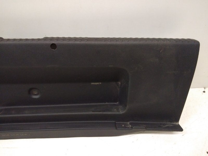 Накладка крышки багажника